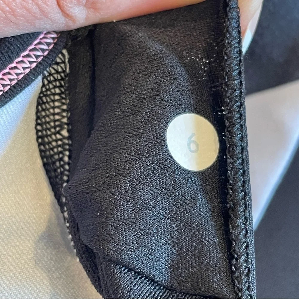 Lululemon No Limits Tank Size 6 Black / Arrow Chevron White Black Yoga.